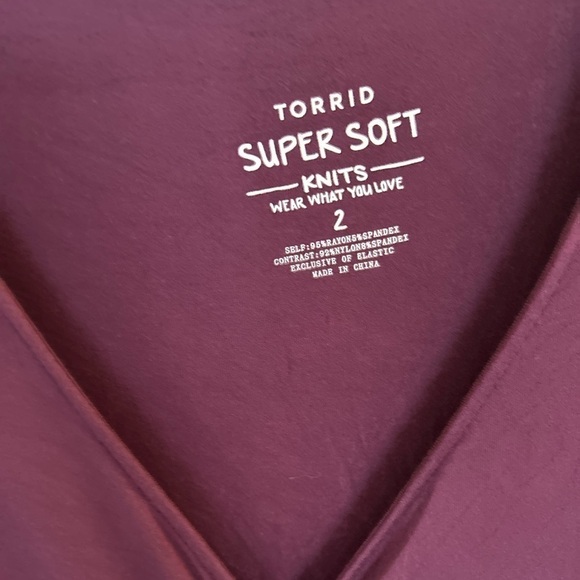 Torrid Gorgeous Super Soft Purple Ruched Top size 2 - Picture 6 of 10